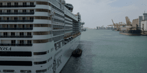 Taxi Barcelona Puerto - traslado privado y rápido al puerto de cruceros